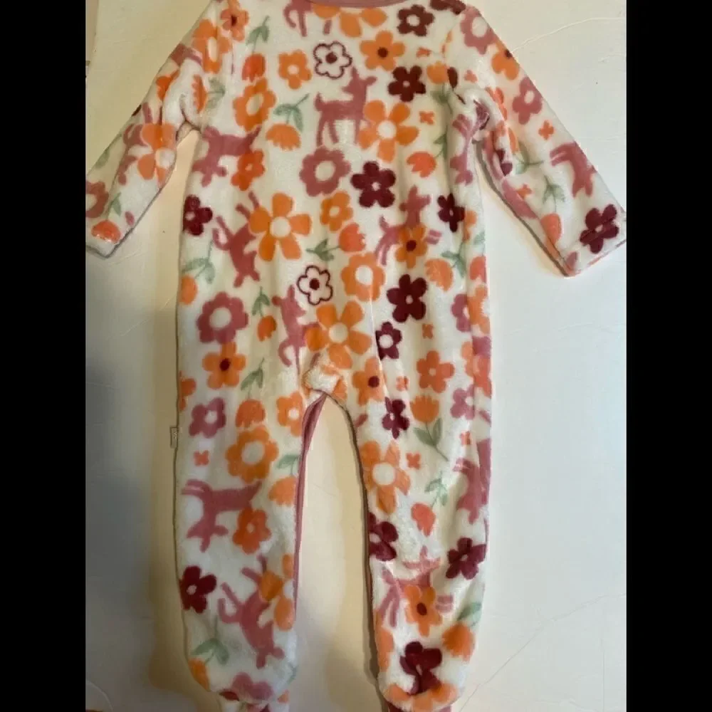 🛍Little joy Girls size 6-9 moths one piece floral Pijama